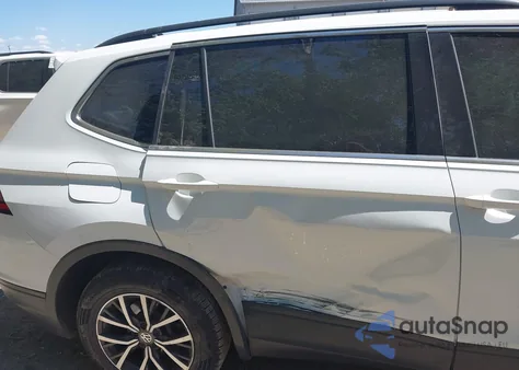 2019 Volkswagen Tiguan 2.0T Se/2.0T Sel/2.0T Sel R-Line/2.0T Sel R-Line Black из США, поврежденный, VIN 3VV2B7AX2KM044512